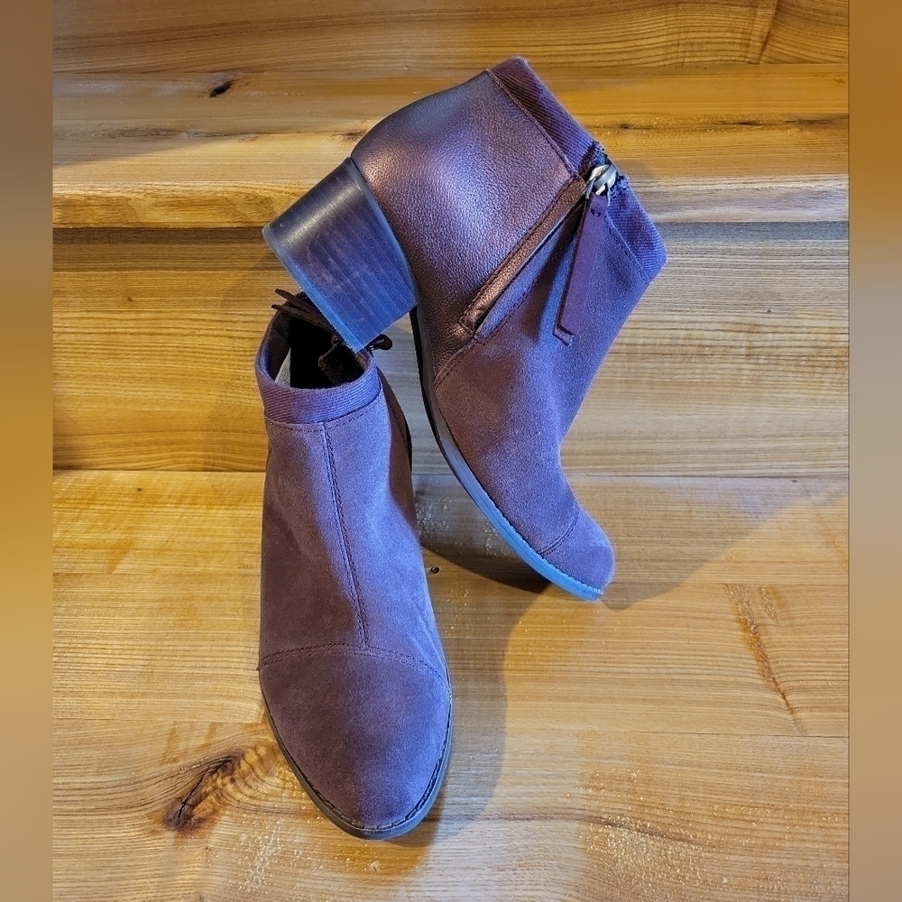 Toms Loren purple "Forest Brown" suede & pearlized metalic booties 6